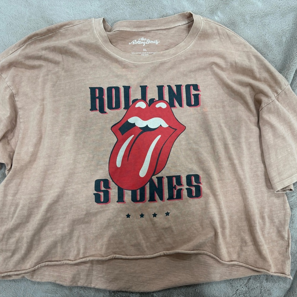 Vintage oversized Women’s Rolling Stones Cropped Graphic Tee